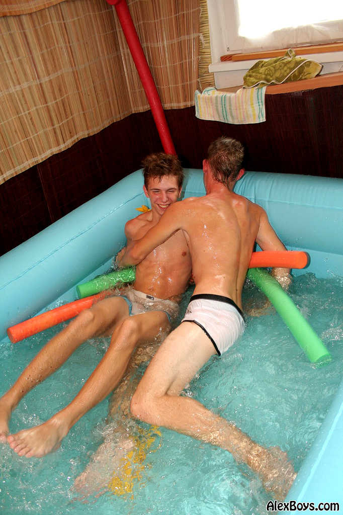 Awesome cute gay twinks blowjob splash fun